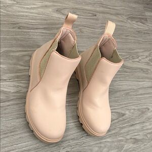 Native Junior Girls Size J5 Treklite Water Resistant Chelsea Boot